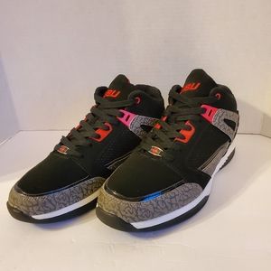 MENS FUBU SNEAKERS SZ.10.5